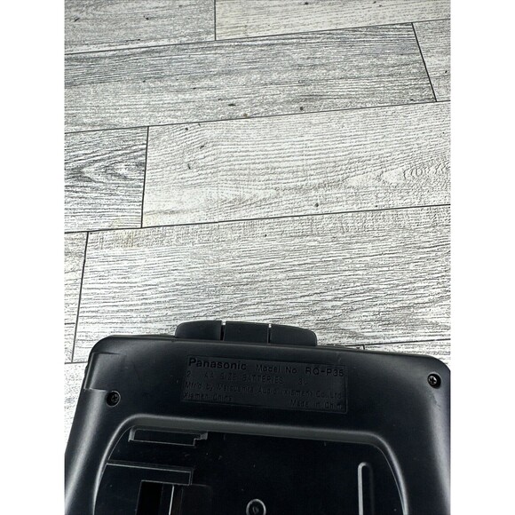 Panasonic Cassette Player - Personal Portable Stereo - Black (RQ-P35) - Picture 3 of 7